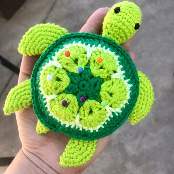 Hand Made Turtle Croche TOY - Picture 1 of 3